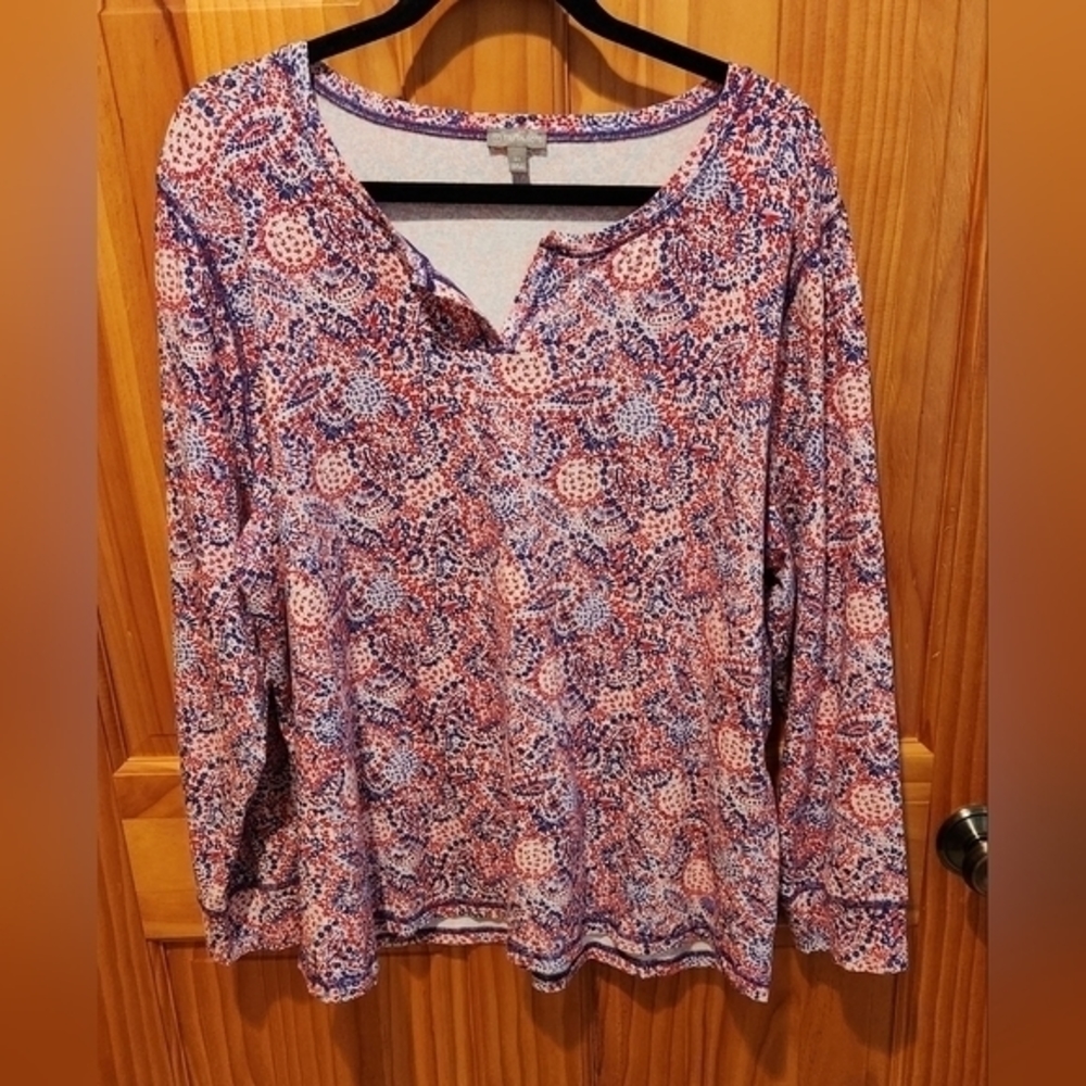 T by Talbots long sleeve, split v-neck top.‎  Red/blue. Size 3X